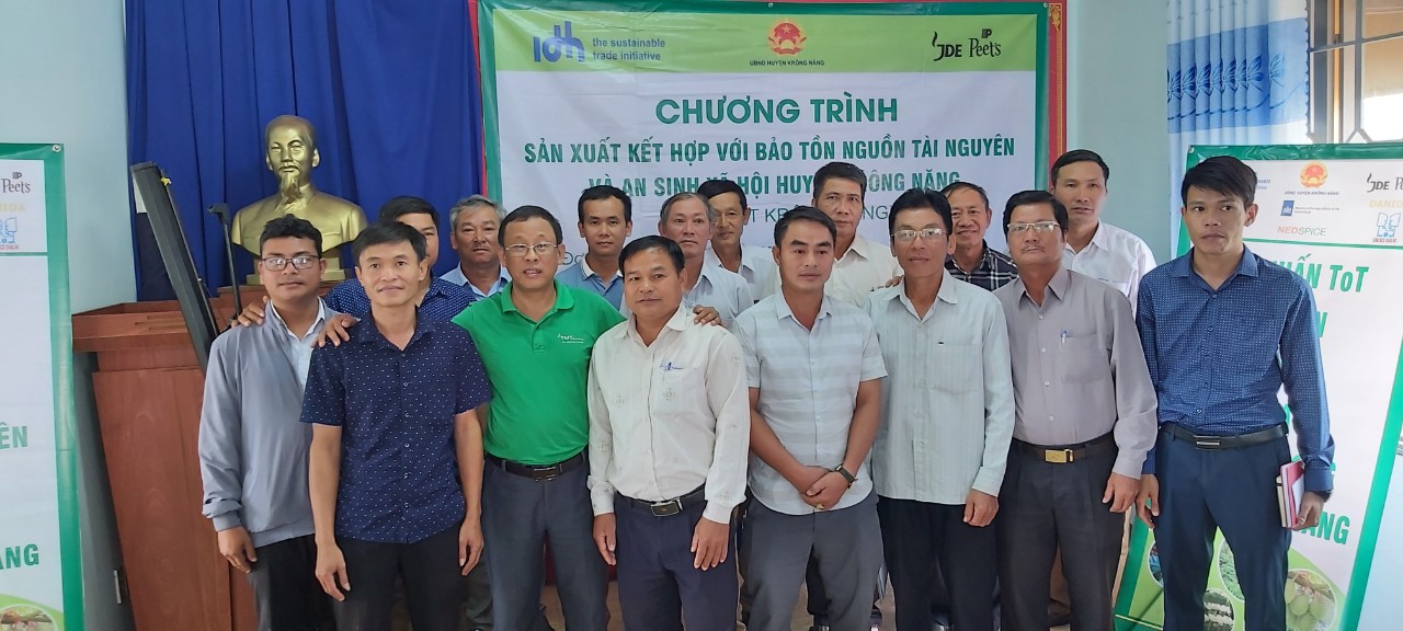 Hinh 6. Hình ảnh hoàn thành lớp tập huấn 